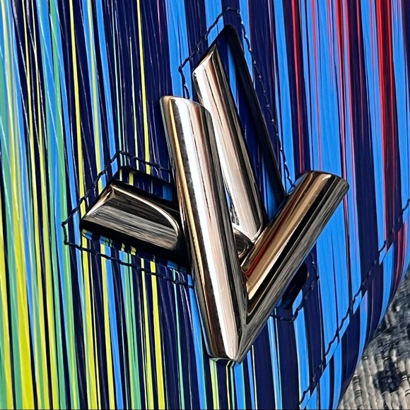 Louis Vuitton Tropical Epi Twist MM - Picture 6 of 15